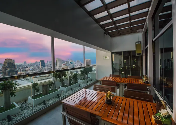 Holiday Inn Bangkok Silom