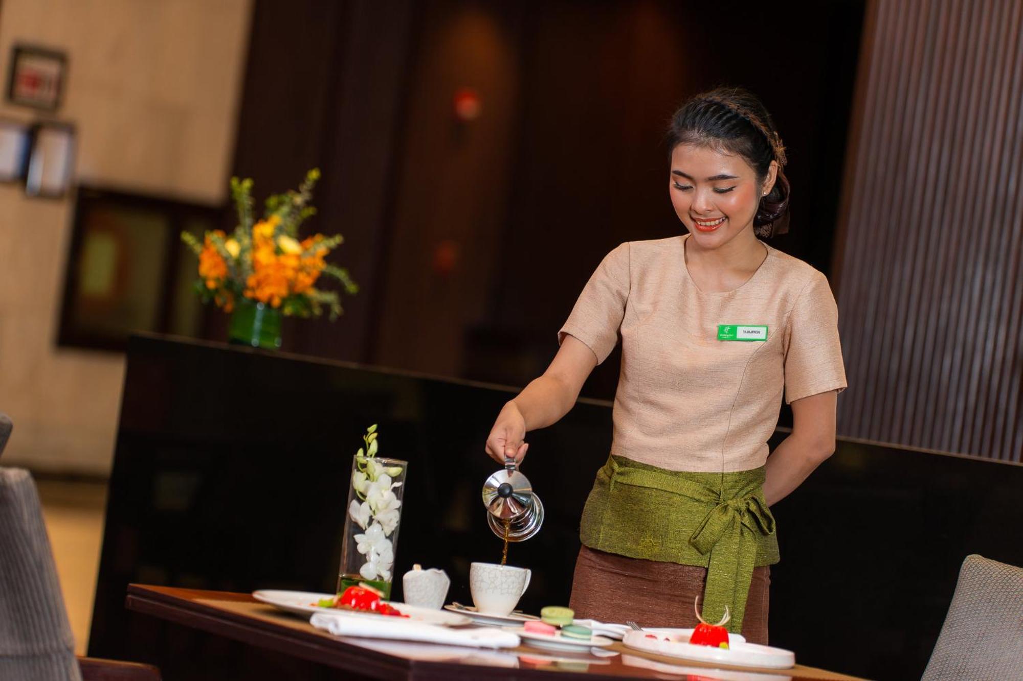 曼谷西隆假日酒店 酒店 4*